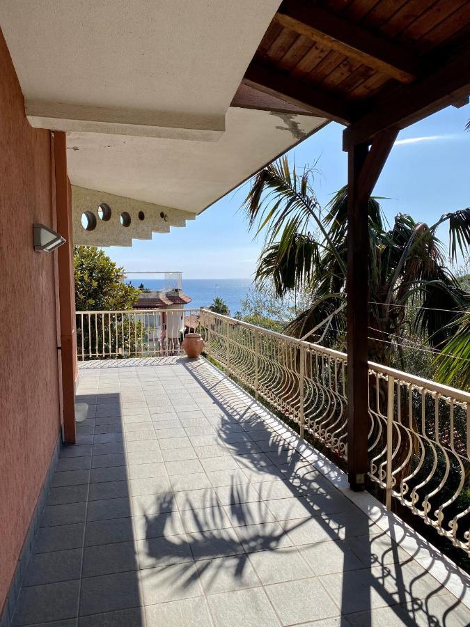 Casa Vacanze Eden アーチ・カステッロ エクステリア 写真